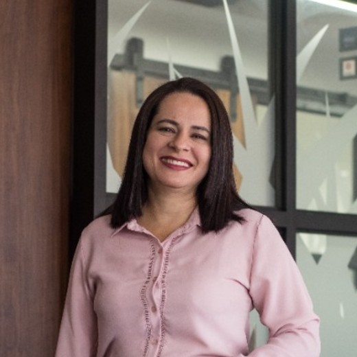 Lourdes Vargas, Directora Administrativa de Mint Group